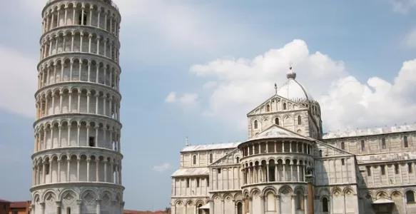 Vale a Pena Hospedar em Pisa na Itália Para Fazer Turismo na Cidade ou é Melhor uma Viagem de Bate e Volta?
