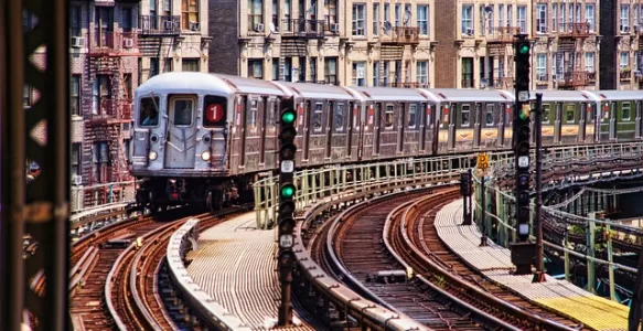 Tempo é Tudo: Como Escolher o Melhor Meio de Transporte do Aeroporto ao Centro nas Principais Cidades dos Estados Unidos