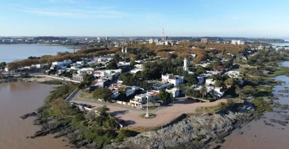 Como o Viajante Pode Chegar em Colonia del Sacramento no Uruguai