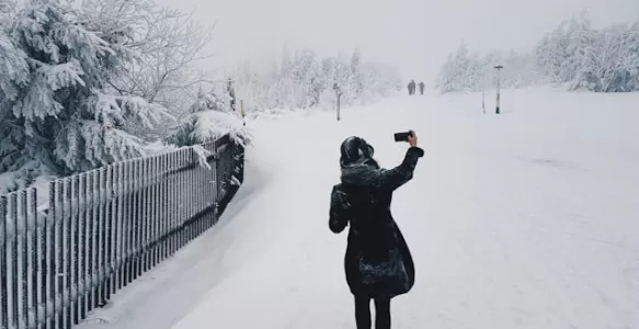 Cuidado ao Viajar só por Indicação de Influencers de Viagem: O que Você Precisa Saber