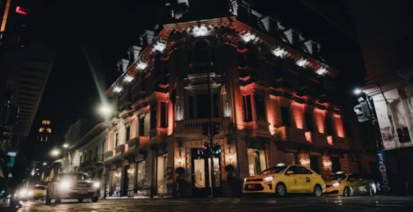 Como Aproveitar a Vida Noturna em Cuenca no Equador
